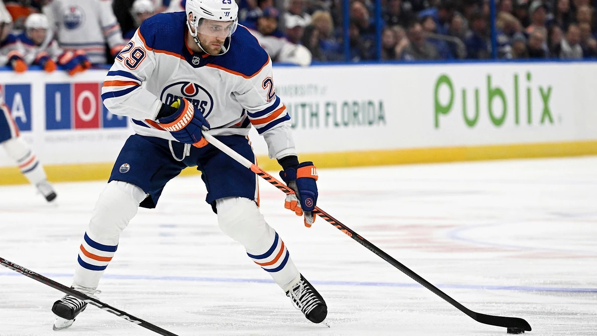 Edmonton Oilers center Leon Draisaitl (29) during an NHL hockey game Tuesday, Nov. 8, 2022, in Tampa, Fla. (AP Photo/Jason Behnken)