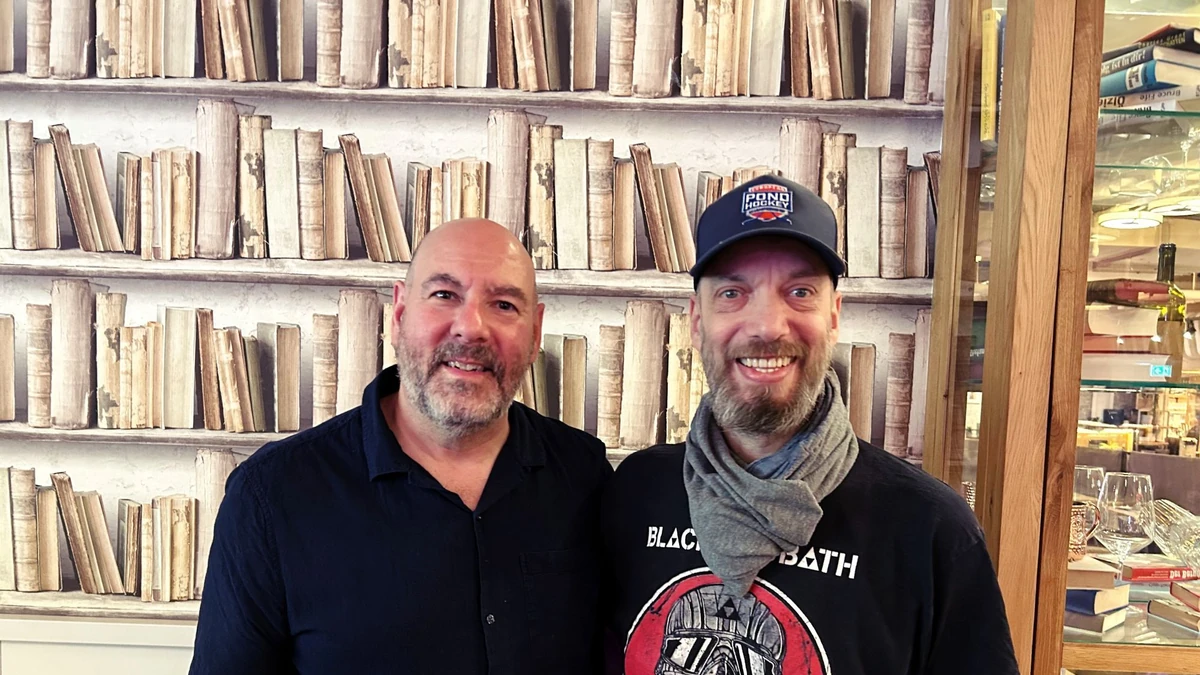 Der neue Eisbären-Trainer Éric Dubois im Gespräch mit Ronald Toplak.