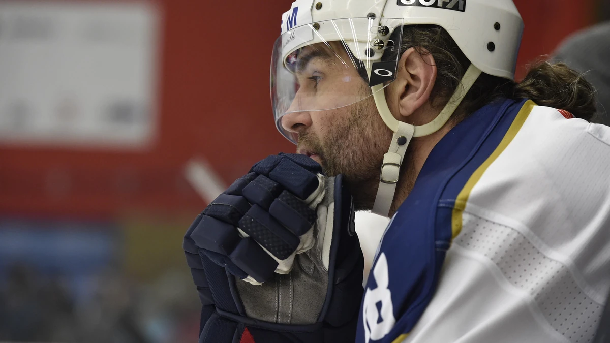 Jaromir Jagr im Trikot seines Heimatklubs HC Kladno, dessen Eigentümer er ist.