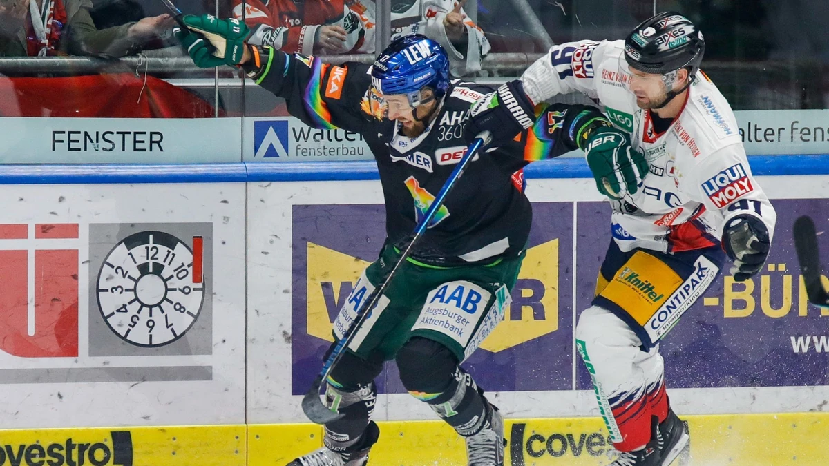 Augsburg, Deutschland 20. Februar 2020:
1. DEL - 19/20 - Sp.47 - Augsburger Panther vs. Eisbaeren Berlin

v. li. im Zweikampf   Thomas Holzmann(Augsburger Panther #17) und Mark Olver (Eisbaeren Berlin #91) | Verwendung weltweit