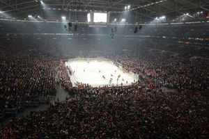 77.803 Fans sahen am 7. Mai 2010 den 2:1-Sieg der DEB-Auswahl auf Schalke im Spiel gegen die USA.