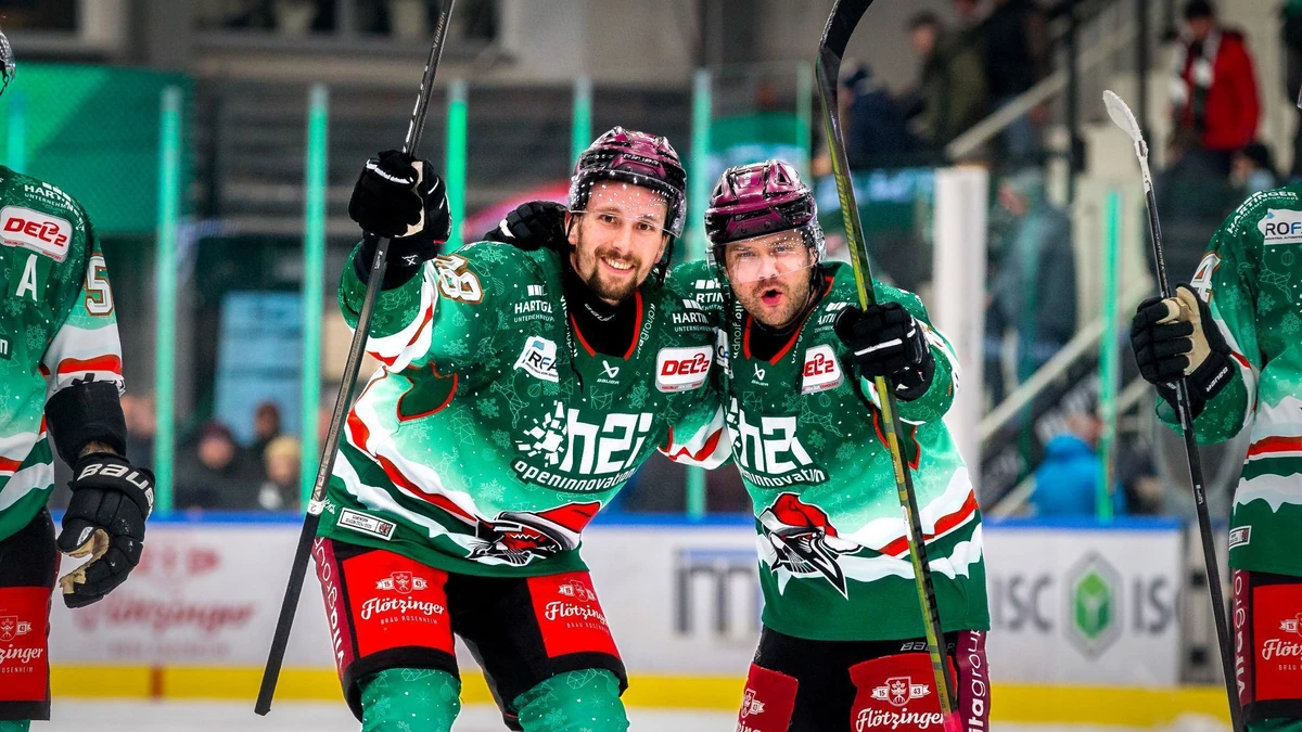 Bleibt in Rosenheim: Dominik Kolb (links).