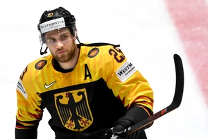 Leon Draisaitl soll - wie hier bei der WM 2019 - bei den Olympischen Spielen für Deutschland auflaufen.