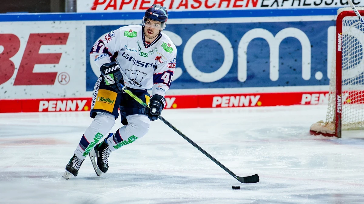 22.04.2021, Eishockey, Deutsche Eishockey Liga, Penny DEL, DEL, Saison 2020/2021, Playoffs, Playoff, Spiel 2, Viertelfinale, Iserlohn Roosters - Eisbären Berlin, Simon Despres (Eisbären Berlin)