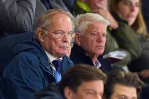 Peter Merten (links, hier neben seinem Vorgänger Franz Reindl) ist der letzte DEB-Präsident des alten Zuschnitts. Er ist nun Aufsichtsratsvorsitzender des Verbandes.