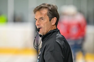 Dallas Eakins wartet mit den Adlern Mannheim auf den Gegner der nächsten Runde.