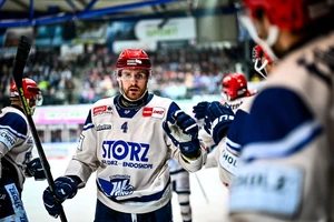 Jordan Murray im Trikot der Schwenninger Wild Wings.