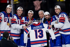 Im Moment des Jubels gedachten die US-amerikanischen Nationalspieler ihres früheren Mitspielers Johnny Gaudreau.