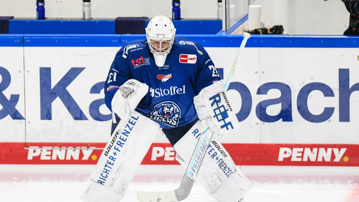 Sebastian Wieber kam zu seinem DEB-Debüt beim 11:4-Sieg der Straubing Tigers gegen Iserlohn.