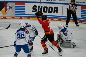 Emily Nix jubelt über den Overtime-Sieg gegen die Slowakei beim Deutschland-Cup 2025.