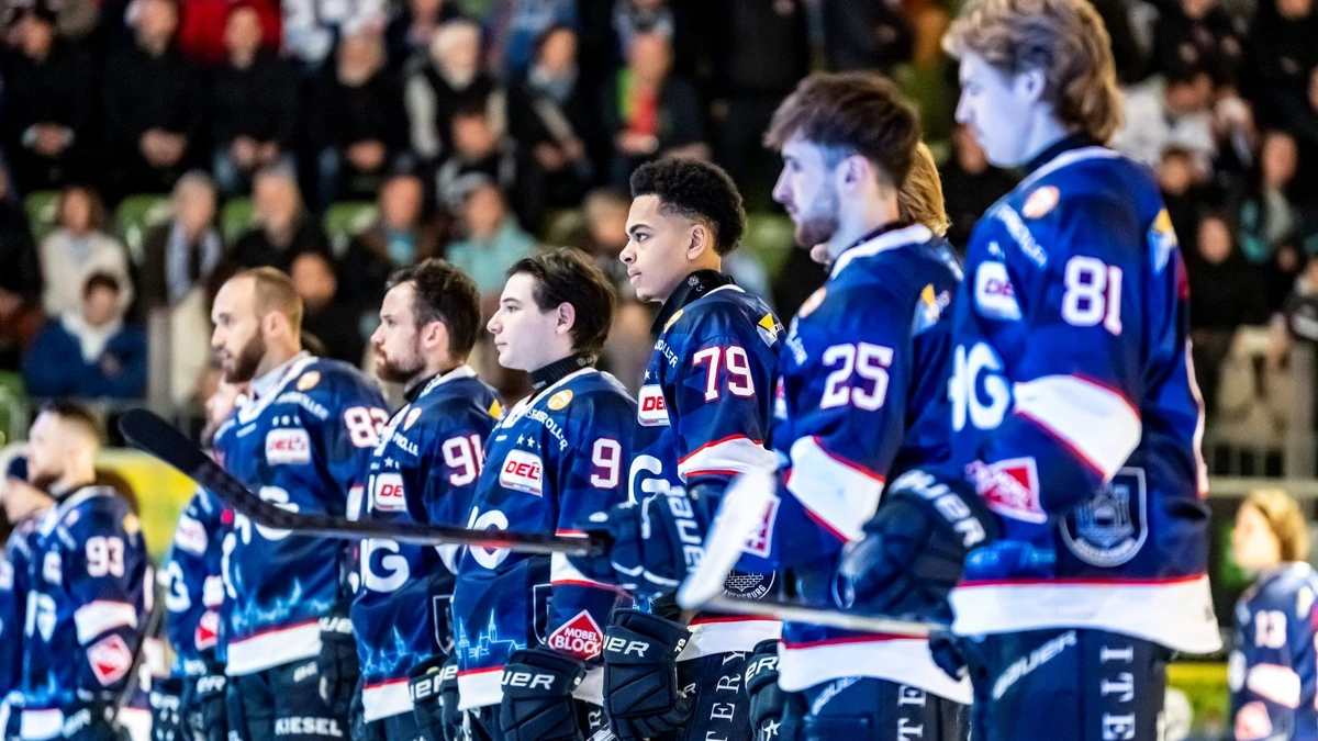 Die Ravensburg Towerstars gewannen bei den Krefeld Pinguinen.