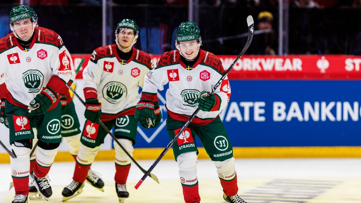 Ivar Stenberg (rechts) brachte Frölunda in Führung.