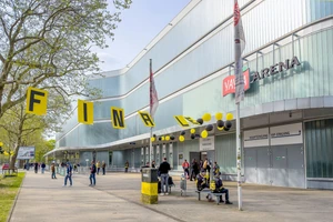 Die Kölner Haie müssen in die Krefelder Yayla-Arena ausweichen.