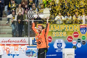 Korbinian Holzer feiert mit den Graz 99ers die Meisterschaft in der ICEHL.