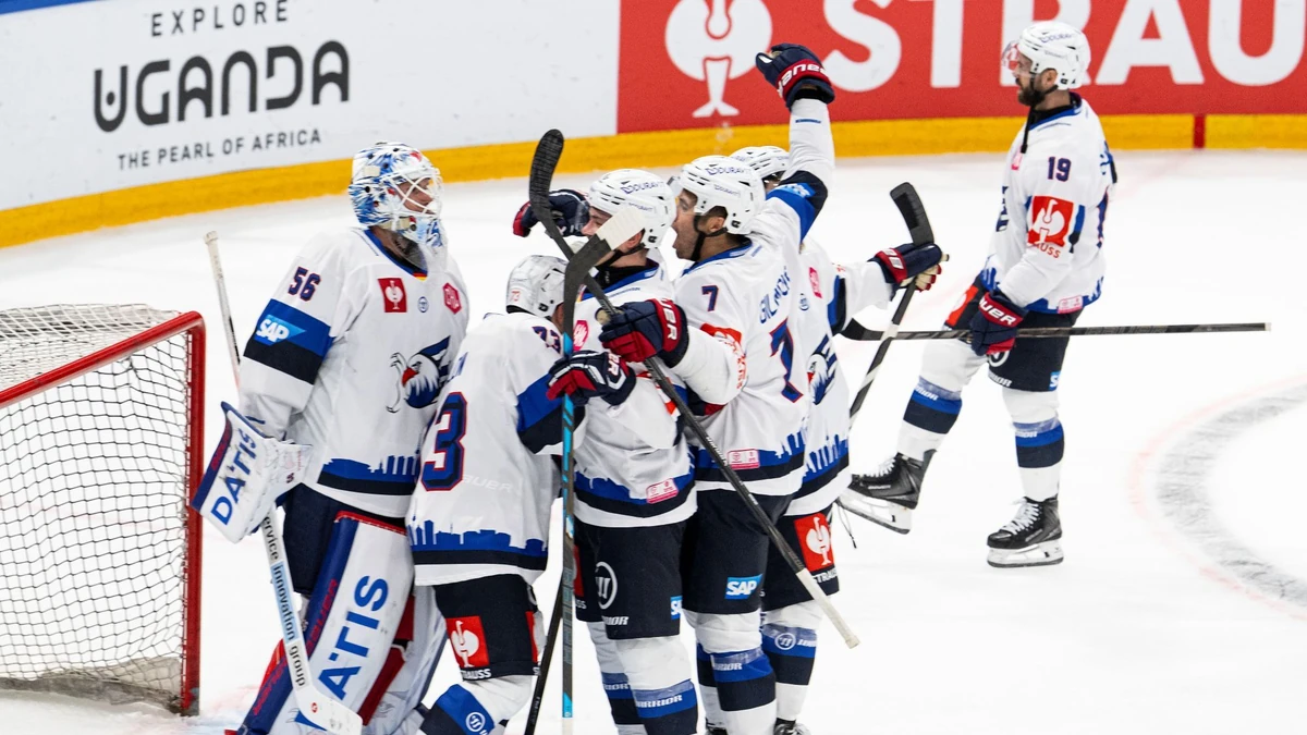 Die Adler Mannheim haben das Achtelfinale in der CHL erreicht.
