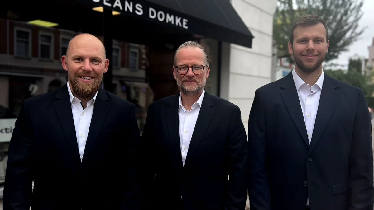 André Mücke, Christof Kreutzer und Frantisek Gistr (von links) bilden auch in der kommenden Saison das Trainer-Trio in Weißwasser.