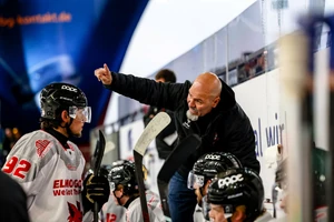 Trainer Frank Petrozza feierte mit den Füchsen Duisburg ein Sechs-Punkte-Wochenende und steht auf Rang drei.