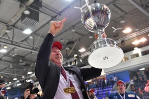 In der Saison 2016/17 verteidigte der EHC Red Bull München mit Trainer Don Jackson die Meisterschaft erfolgreich.