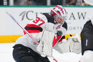 Connor Hellebuyck im Trikot seines neuen Arbeitsgebers New Jersey Devils.