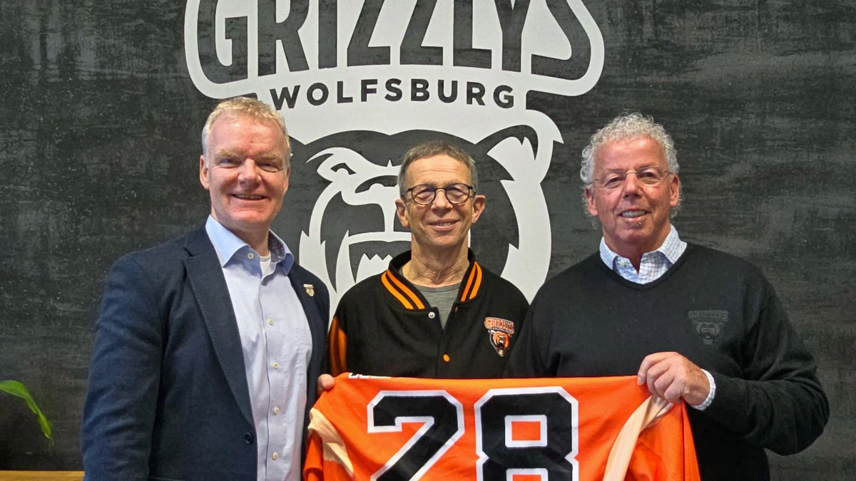 Hartmut Rickel (links) und Karl-Heinz Fliegauf (rechts) bleiben Geschäftsführer der Grizzlys Wolfsburg. 