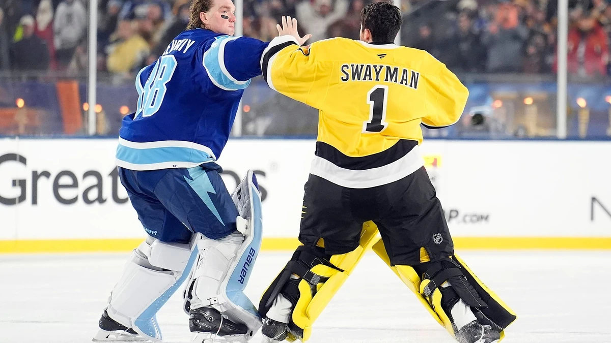 Goalie-Fight beim Freiluftspiel zwischen Tampa Bay und Boston.