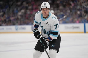 Nationalspieler JJ Peterka im Trikot der Utah Mammoth