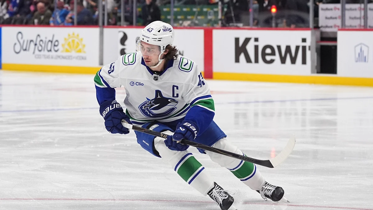 Quinn Hughes in Trikot der Vancouver Canucks.