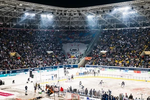 Ein spektakuläres DEL Winter Classic Game lieferten sich die Dresdner Eislöwen und Eisbären Berlin.