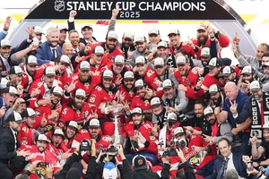 Die Florida Panthers haben die Titelverteidigung perfekt gemacht und sind Stanley Cup-Sieger 2025.
