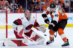 Frederick Andersen war auch beim 4:1-Erfolg in Spiel 3 gegen die Philadelphia Flyers ein sicherer Rückhalt für die Carolina Hurricanes.