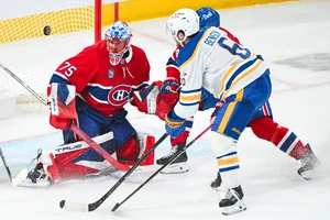 Jakub Dobes (links) war wieder ein sicherer Rückhalt beim 6:2-Erfolg der Montreal Canadiens in Spiel 3 gegen die Buffalo Sabres.