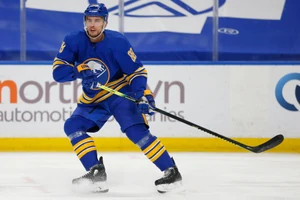 Brandon Davidson im Trikot der Buffalo Sabres.