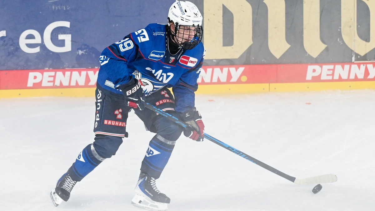 Max Calce im Trikot der Adler Mannheim.