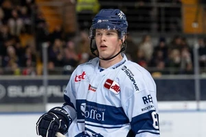 Josh Samanski hat einen zweijährigen Einstiegsvertrag bei den Edmonton Oilers unterzeichnet.