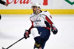 Alex Ovechkin ist nun mit 895 Toren alleiniger Torrekordhalter der NHL.