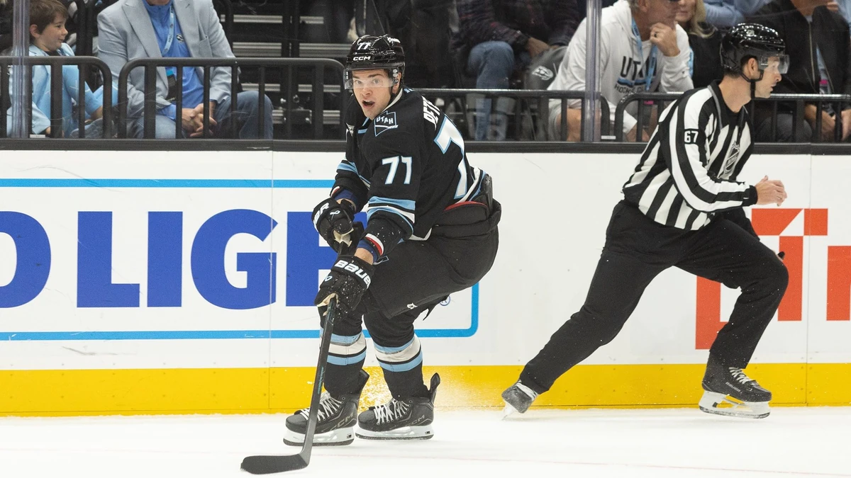 JJ Peterka im Trikot der Utah Mammoth