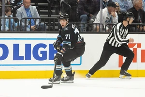 JJ Peterka im Trikot der Utah Mammoth