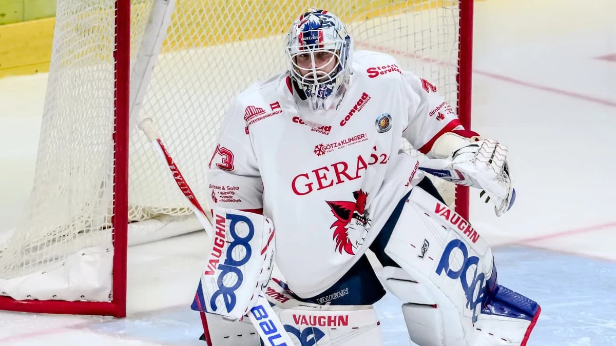 Leon Willerscheid von den Füchsen Duisburg blieb zum zweiten Mal gegen Erfurt ohne Gegentreffer.