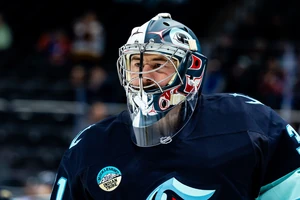 Nationaltorwart Philipp Grubauer im Trikot der Seattle Kraken.