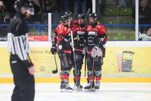 So sehen Sieger aus: Königsbrunn gewinnt den Krimi von Miesbach - Im Bild v.l.n.r. Peter Brückner, Niklas Länger, Marco Sternheimer und Tim Bullnheimer, Archivbild