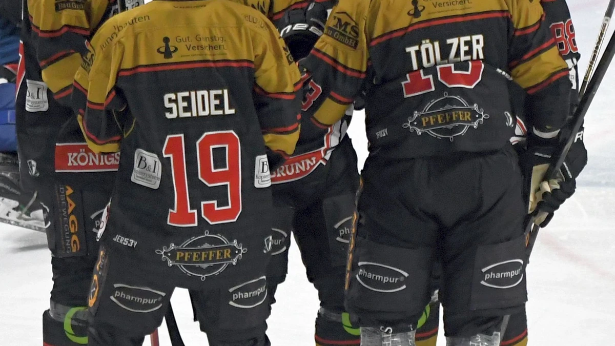 Steffen Tölzer erzielte in seinem ersten Punktspiel für den EHC gleich zwei wichtige Tore