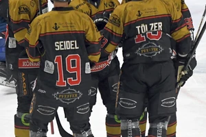 Steffen Tölzer erzielte in seinem ersten Punktspiel für den EHC gleich zwei wichtige Tore