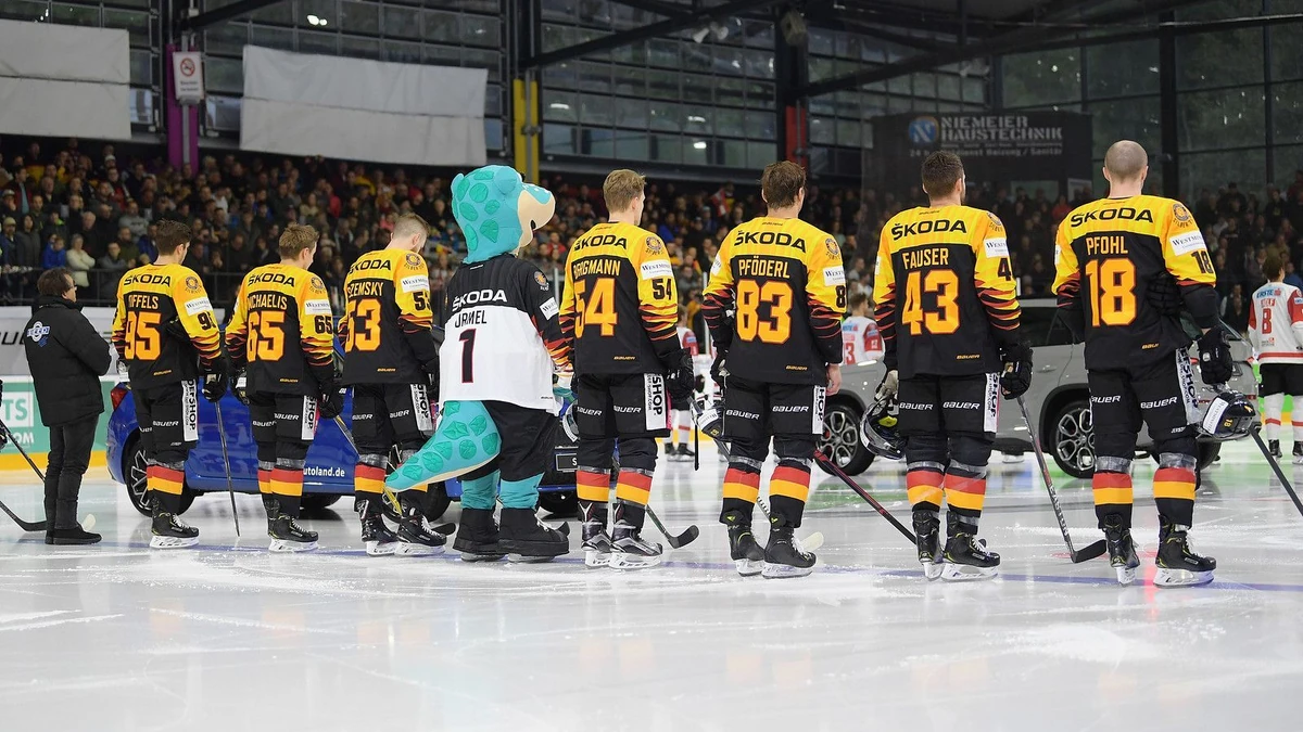 Spieler vom Team Deutschland bei der Nationalhyme vor dem Spiel zwischen Deutschland und ?sterreich am 27.04.2019 in Deggendorf, Deutschland. (Foto von City-Press GmbH) Abdruck f?r redaktionelle Berichterstattung honorarfrei