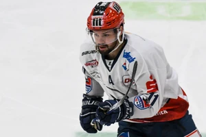 28.12.2020, erdgas schwaben arena, Kaufbeuren, DEL2, ESV Kaufbeuren vs Heilbronner Falken, im Bild Dylan Wruck (Heilbronn, #11) Foto ? nordphoto / Hafner