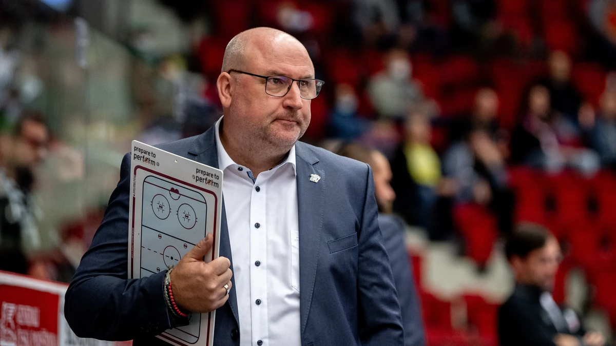 Frank Fischöder kostete die 3:8-Klatsche gegen Schwenningen seinen Job bei den Nürnberg IceTIgers.