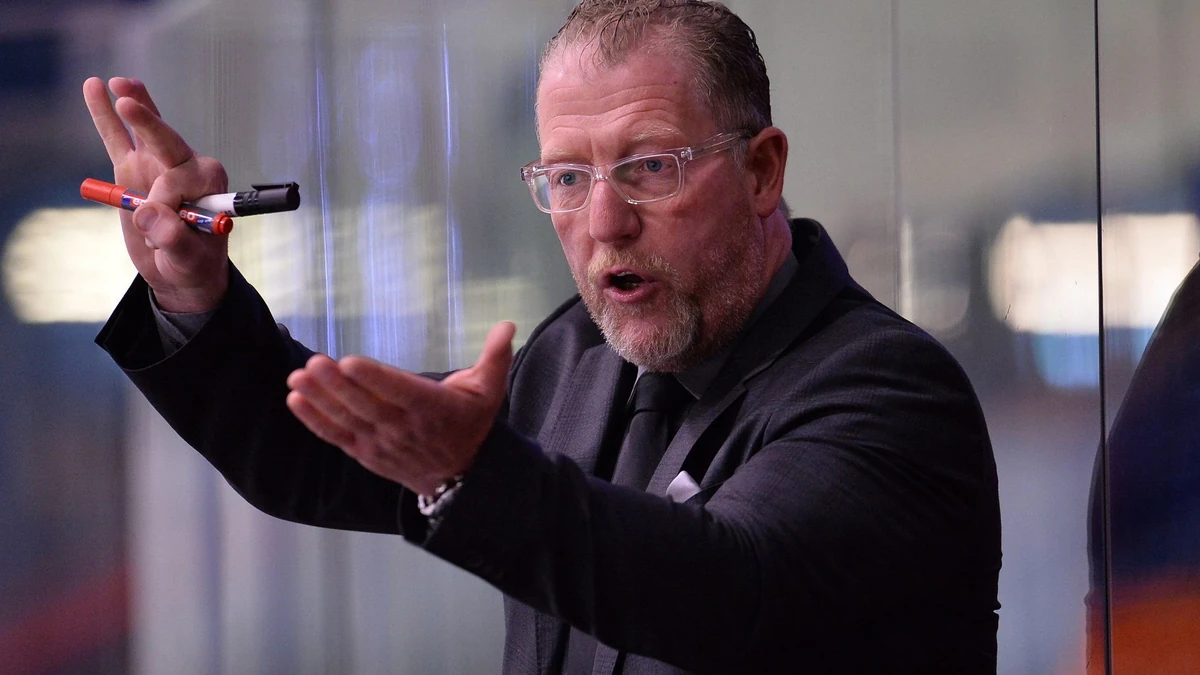 In einem engen Spiel hatte Essens Trainer Frank Gentges Grund zum Jubeln.