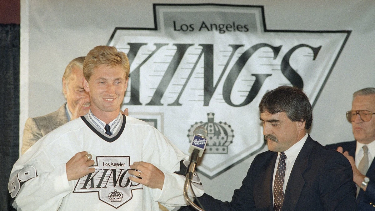 Am 10. August 1988 stellten die Los Angeles Kings den Superstar Wayne Gretzky als Neuzugang vor.
