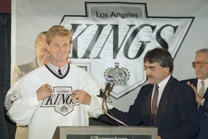 Am 10. August 1988 stellten die Los Angeles Kings den Superstar Wayne Gretzky als Neuzugang vor.