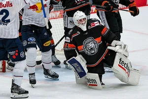 Torhüter Rodion Schumacher im Trikot der Löwen Frankfurt.