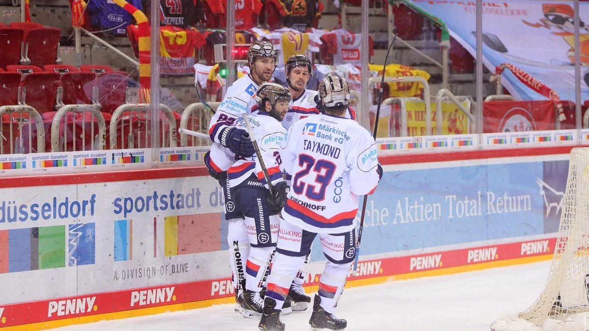 Jubel Iserlohn nach dem 2-1
im Spiel der Duesseldorfer EG gegen die Iserlohn Roosters
(Penny DEL, 18.01.2021)